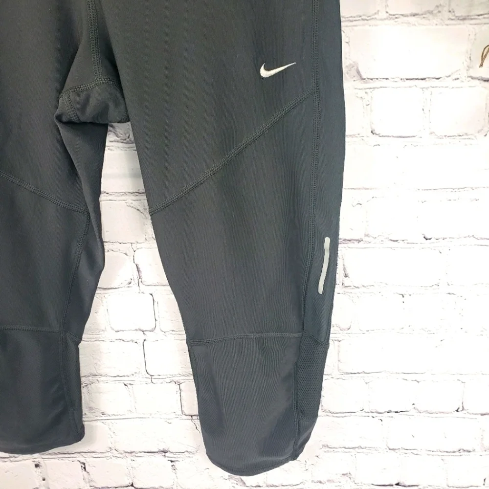 NIKE DRI-FIT Running Capris Gray Size M